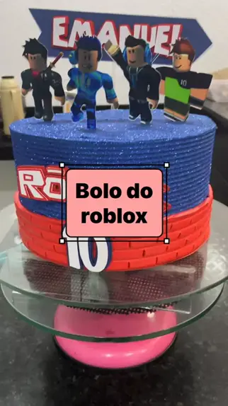 bolo do roblox feminino quadrado