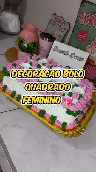 decoração bolo feminino quadrado