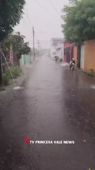 Olha só galera Chove nesse momento em Limoeiro d Kwai