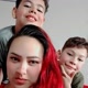 mãe e filhos