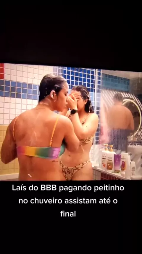 Flagras pagando peitinho na escola