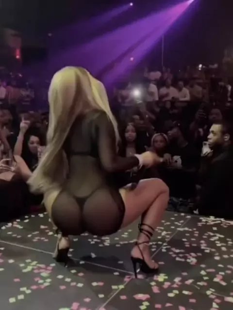 celebrities oops | Discover