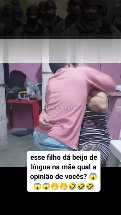mãe beijando filho na boca de língua | Discover->
