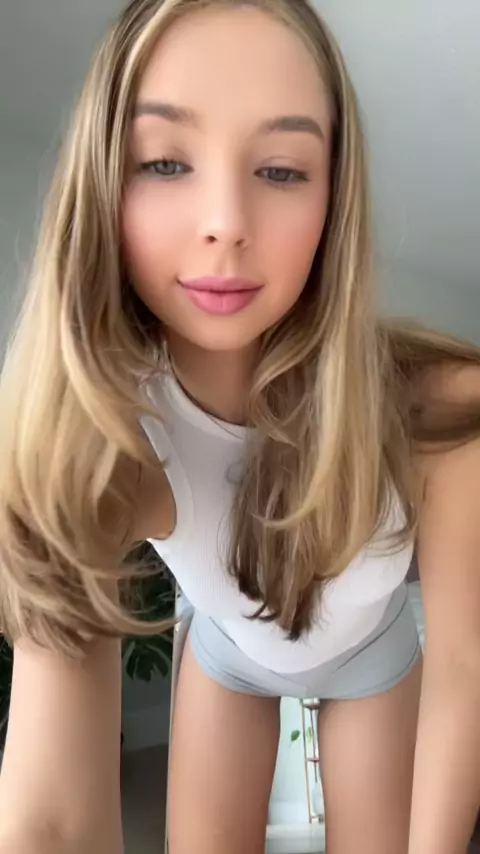 bellelouise & petite girl